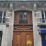 Studio Paris Central, Metro Republique