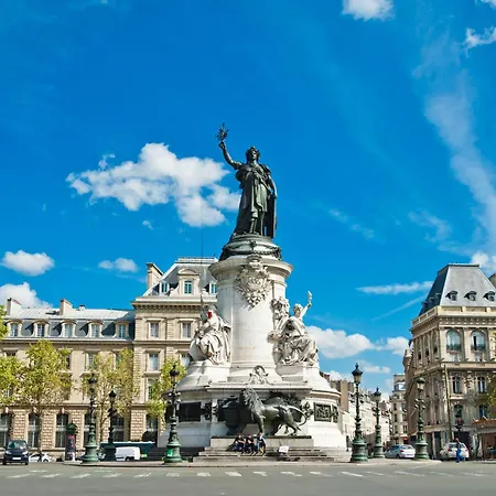 Central, Metro Republique *